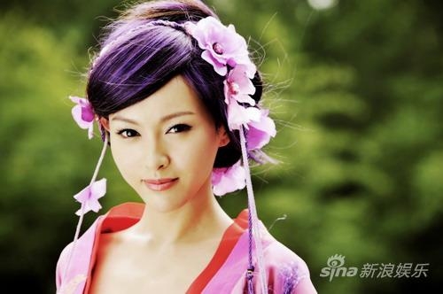唐嫣代言網(wǎng)游經(jīng)典角色造型嫵媚迷人(組圖)